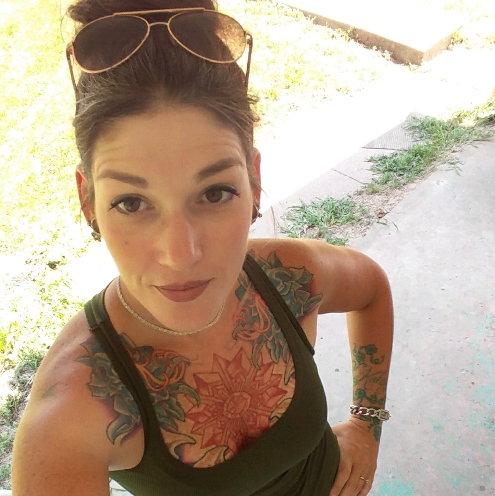 Meet your Posher, Leah